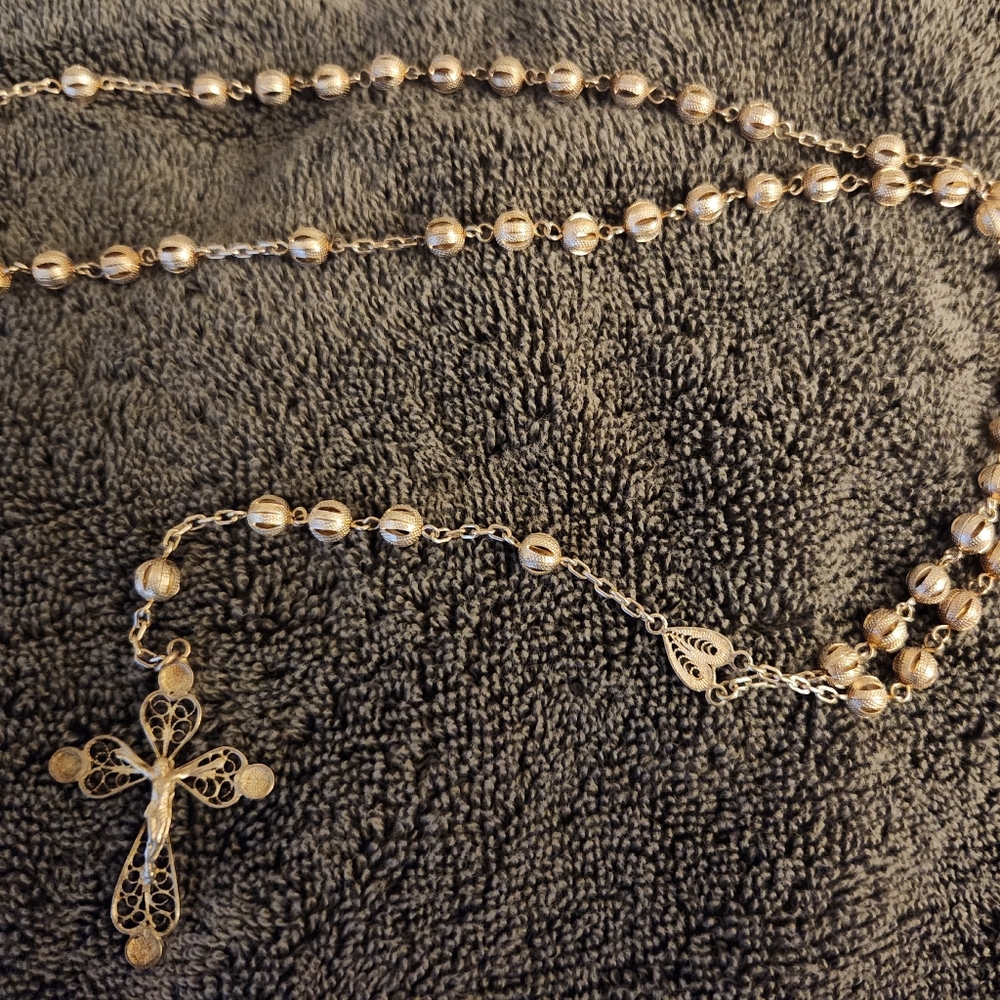 Metal tone crucifix